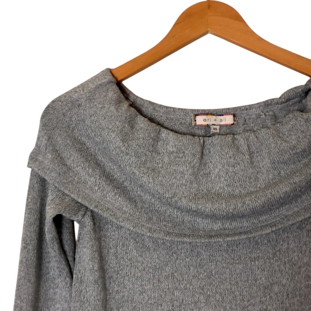 Eri + Ali | Like new gray off the shoulder long sleeve knit sweater